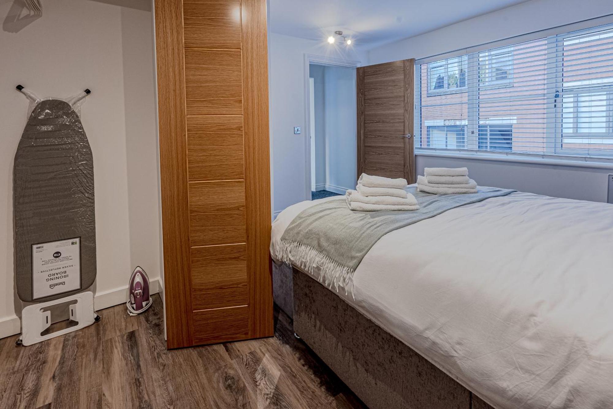 Stunning Three Bedroom Townhouse In The Jewellery Quarter, Birmingham City Centre Sleeps 5- Free Parking Экстерьер фото