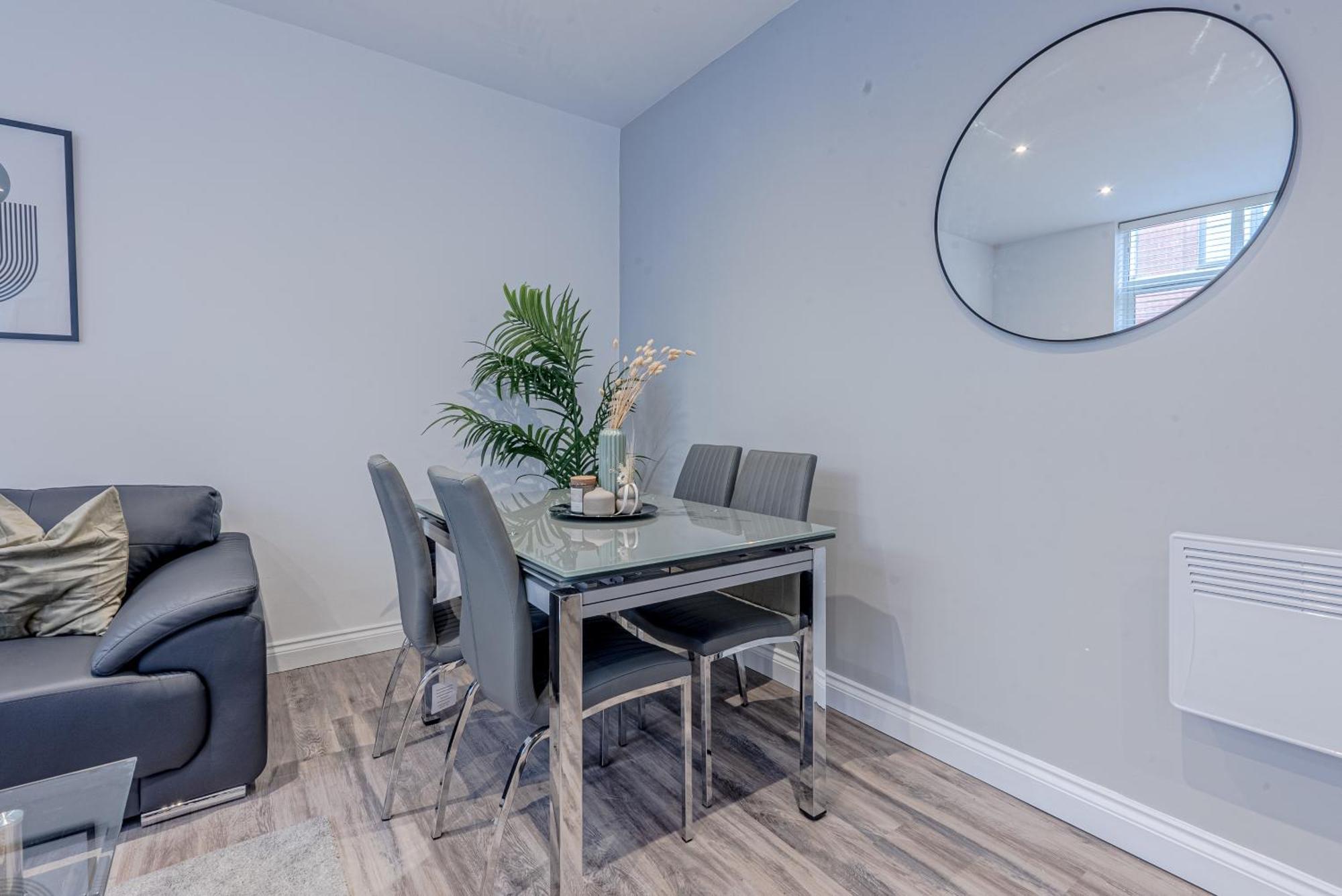 Stunning Three Bedroom Townhouse In The Jewellery Quarter, Birmingham City Centre Sleeps 5- Free Parking Экстерьер фото